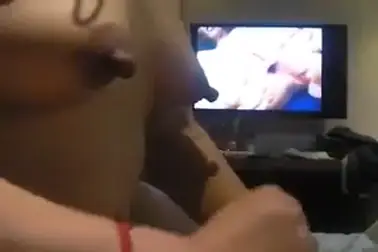 ABG Cantik Ngocok Pentil Sambil Nonton Film Bokep